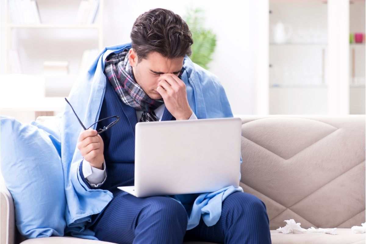 lavorare durante la malattia o le ferie può essere una dipendenza