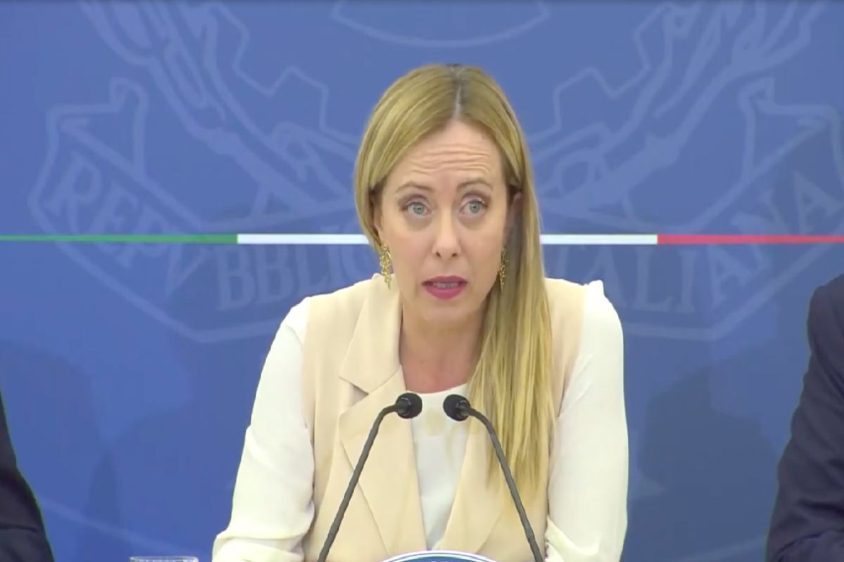 La premier Giorgia Meloni in conferenza stampa dopo il Cdm che ha approvato la Manovra 2024